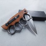 Outdoor Self Defense Folding Knife with Wooden Handle and Knuckle Protection - 图片 8