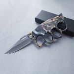Outdoor Self Defense Folding Knife with Wooden Handle and Knuckle Protection - 图片 7
