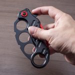 Strong Steel Folding Knife with Knuckle Duster for Secure Grip - 图片 6