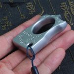 TigerFist Self-Defense Tool with Metal Knuckle Duster and Four-Finger Design - 图片 3
