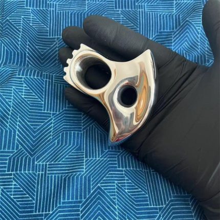 Sturdy Steel Right-Handed Finger Protector Knuckle Duster